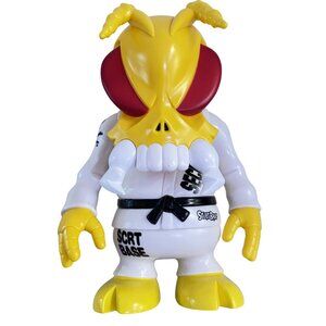 Deka Skullbee Secret Base 2008 Vinyl Toy Figure Rare White & Yellow 12 in Tall